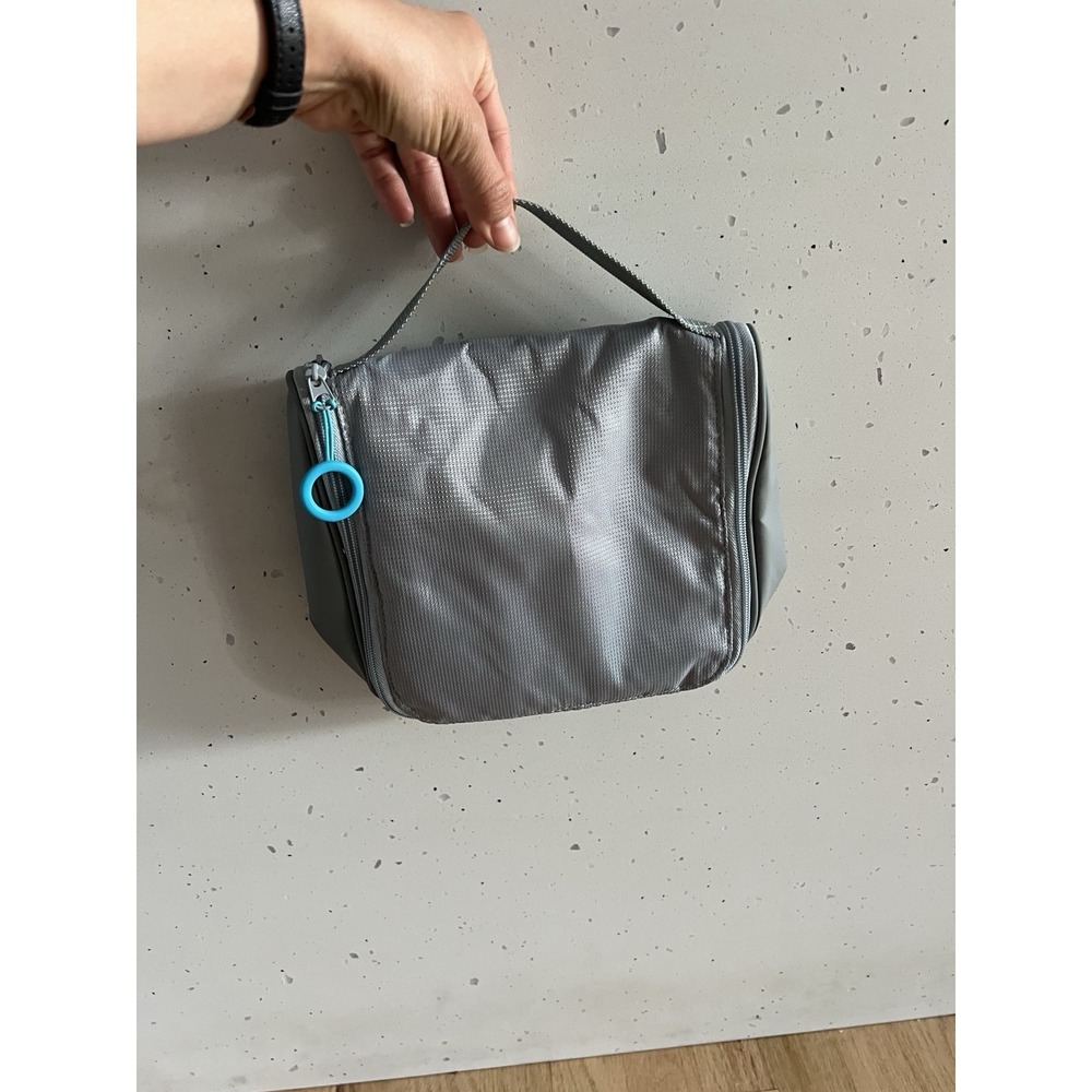Hanging Toiletry Bag Cosmetic Organizer for Travel Men Women Pouch light gray